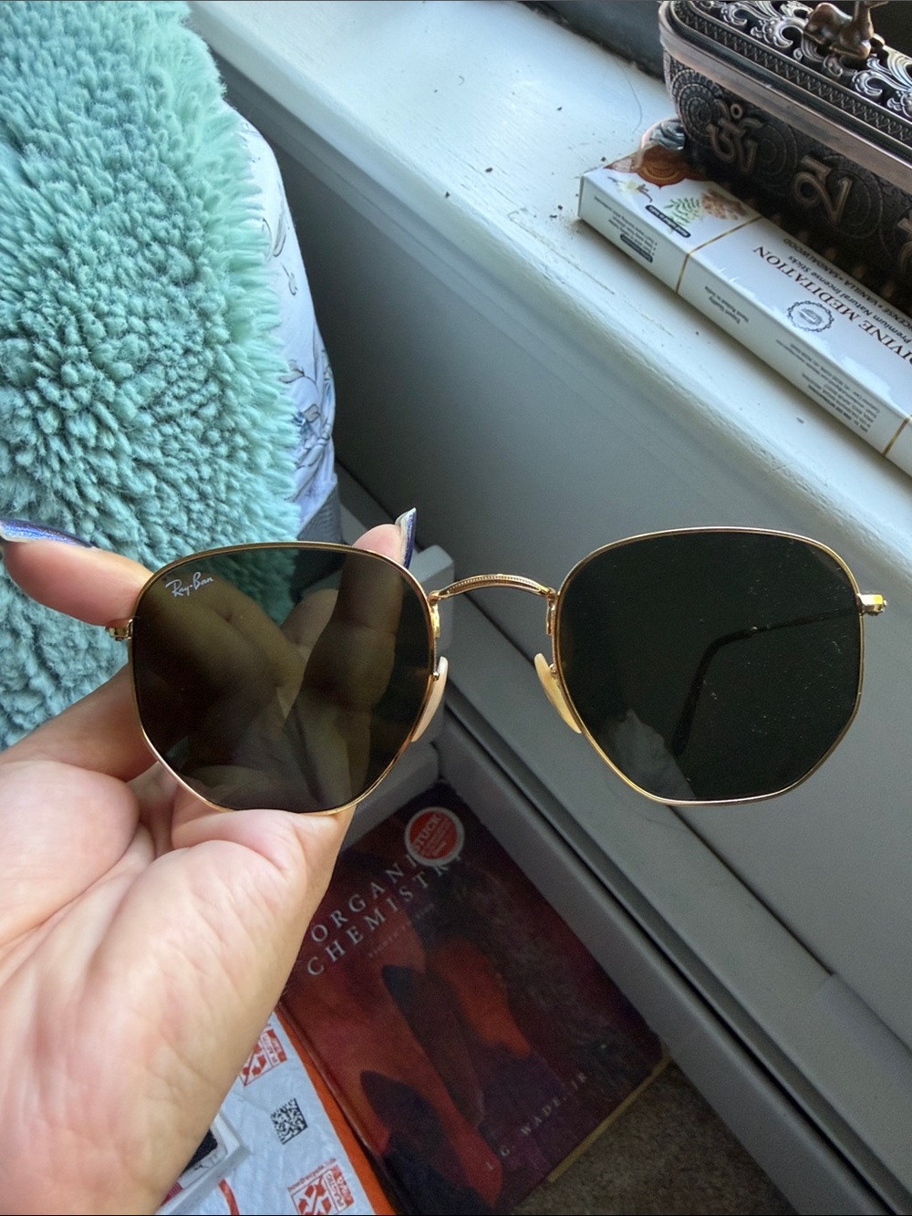 Ray-Ban Gold Frame Sunglasses with Dark Green Lenses - Geometric Shape